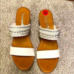 ❤️Sold❤️ Toscanella embellished wedges